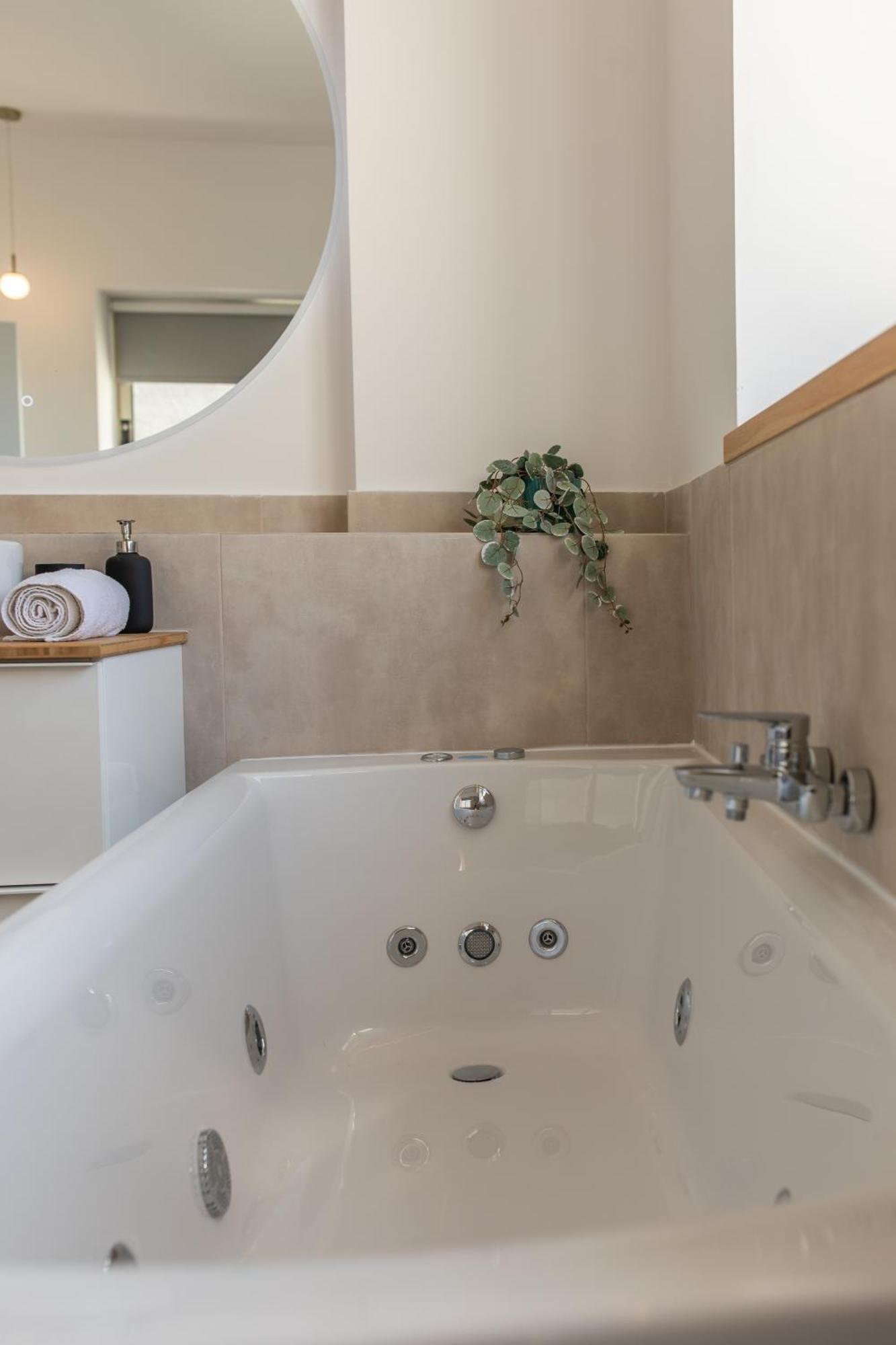 Rooms - Unique Staying In Paphos Centre Quarto foto